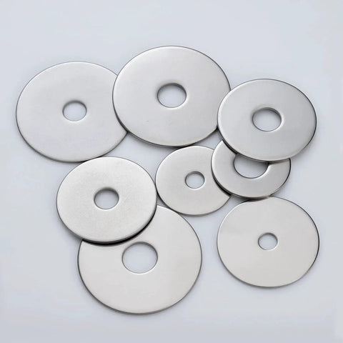 23 Pcs Fender Washers 1 Quarter Inch ID 2 Inch OD 304 Stainless Steel 0.047 Inch displayed in a scattered layout