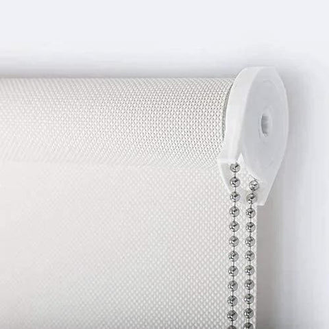 Close-up of a roller blind with 4.5 millimeter stainless steel bead chain for blinds and shades with five connectors, installed, 3 meters long