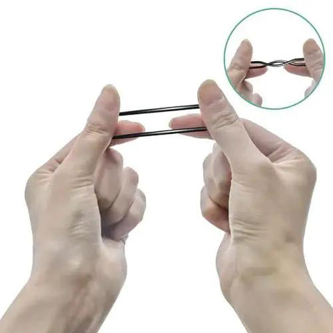 Universal 407 Piece SAE O Ring Kit For Automotive Plumbing And Hydraulics Nitrile Rubber O Ring being stretched by hands.
