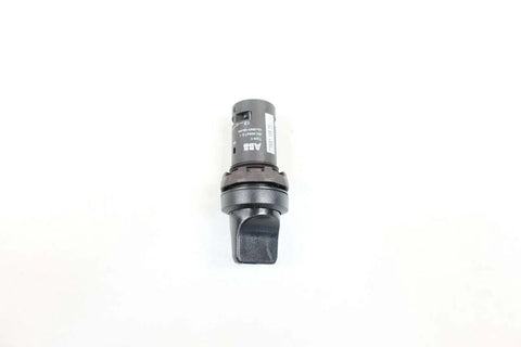 3-Position Selector Switch Single Unit, 300 V AC Panel Mount Rotary Control, durable metal housing, front view
