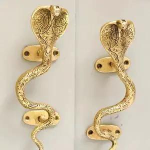 Cobra Snake Themed Brass Cabinet Pulls With Antique Gold Finish For Cabinets And Drawers Decorative Door Handles For Vintage Style Interiors Including Kitchens And Dressers 1 Pair For Classic Homes