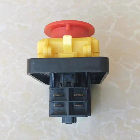 Emergency Stop Pushbutton Switch 120V 16A Waterproof IP54 with undervoltage and overload protection, 4-pin quick connect