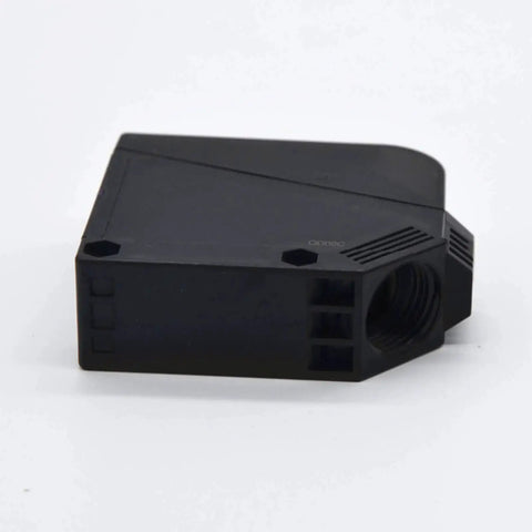BX700-DFR Diffuse Reflective Photoelectric Sensor Pro Grade, black casing, AC/DC 24-240V, showing 700mm sensing range component