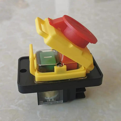 Emergency Stop Pushbutton Switch 120V 16A Waterproof IP54 with Undervoltage and Overload Protection 4 Pin Quick Connect on table