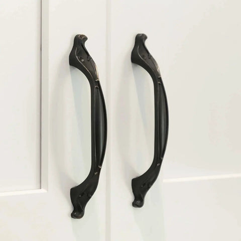 Solid Zinc Alloy Cabinet Pull Handle In Oil Rubbed Bronze, 7 Inch Overall Length, 5 Inch Hole Centers, Traditional Classic Design