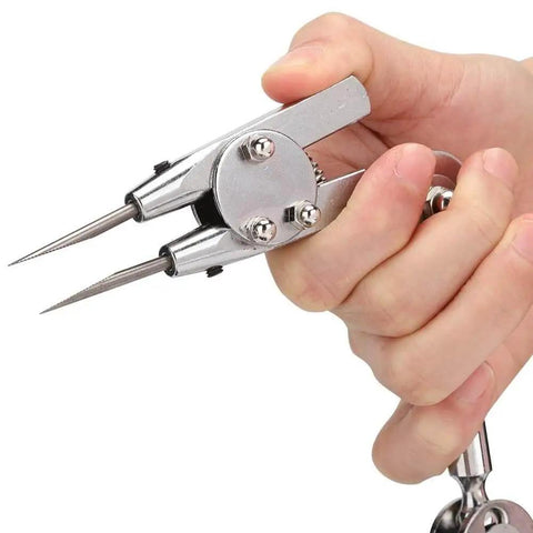 Pro Grade Sturdy Welding Table Clamp With 360 Degree Adjustable Arms, Third Hand Tool for soldering and repairing