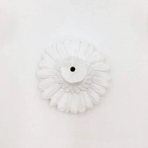 Front view of Daisy Design Vintage Resin Drawer Pulls And Cabinet Knobs Hand Painted White for country kitchen cabinets.