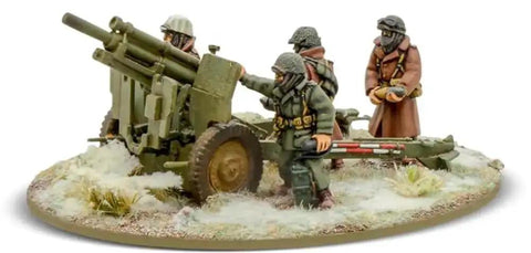 Winter US Army Bolt Action Starter Army Set with 28mm scale miniatures featuring 105mm support team on snow base