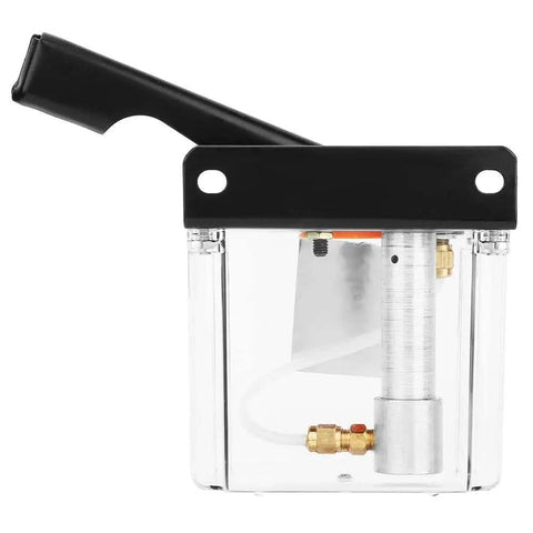 Right Hand Operated Manual Lubricating Pump 650cc for CNC Machine Tools with easy push handle and slick piston design