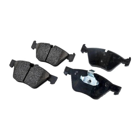 Front brake pad kit for BMW 128i (2008–2011), four pads with metal backing plates.