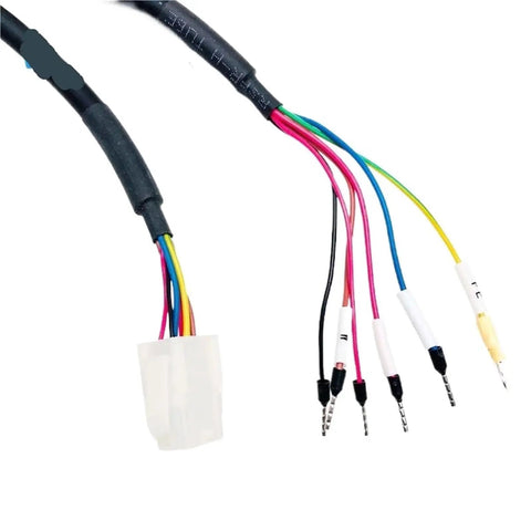 DLKULJMR servo motor power cable with holding brake, multicolor wires and white connector (front view)