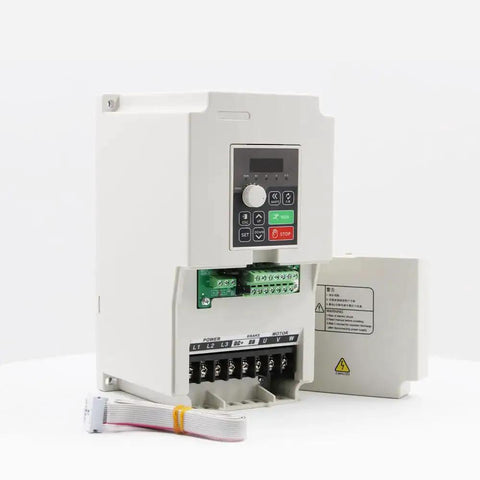 5.5KW 220V H100 Inverter 1000Hz 1/3PH Input Variable Frequency Drive for industrial motors, front view of control panel and terminals