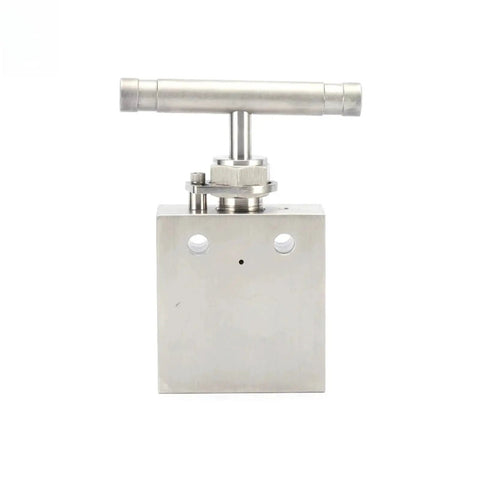 Front view of high pressure 20000 psi ultra high needle valve stainless steel for hydraulic systems, one quarter inch port.