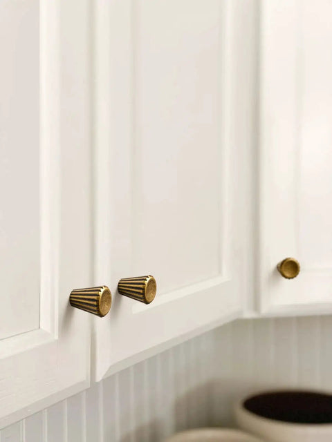 Antique Brass Cabinet Knobs Set 2 Pack Vintage Round Dresser Knobs For Kitchen Cupboard Bathroom And Drawer Cabinets Zinc Alloy Hardware