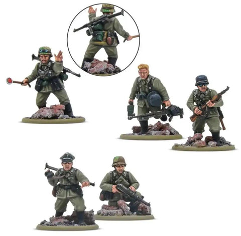 28mm German Army Veterans Infantry Platoon Plastic Miniatures For Bolt Action War Game, 30 Dope Figures With Flamethrower Panzerbüchse 39 MG34 Granatbuchse 39 Flexible Weapon Configurations Plus Command Options, Highly Detailed WWII German Infantry