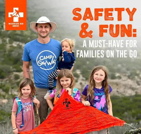 Family outdoors holding Versatile Triangular First Aid Bandage For Splints And Sprains 36.6 X 36.6 X 53.9 Inch Cotton Triangle
