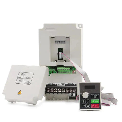 5.5KW 220V H100 Inverter 1000Hz 1/3PH Input Variable Frequency Drive for industrial motors with control panel.