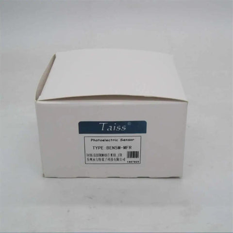 Box packaging for Indoor Wall Mounted Photoelectric Beam Sensor With Dual Voltage 12 To 240 VDC And 24 To 240 VAC.