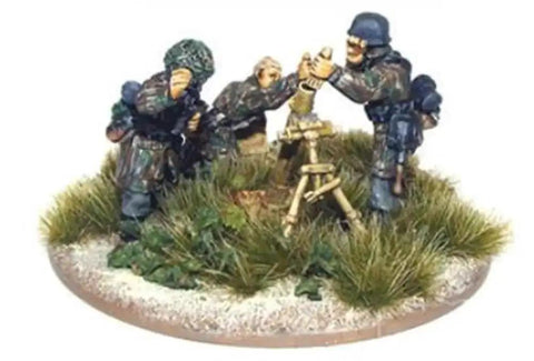 Fallschirmjager German Starter Army For Bolt Action 28mm WWII Tabletop Miniatures soldiers assembling mortar