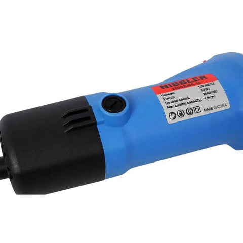 Powerful 500W Sheet Metal Nibbler Cuts 16 Gauge Steel Aluminum And Plastic At 2000 RPM With One Point Six Millimeter Capacity