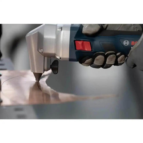18V 16 Gauge Nibbler With Brushless Motor And Rotating Die Holder cutting sheet metal for versatile use in roofing, ducts, panels