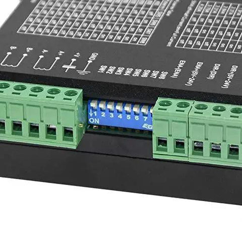 Close-up of DM542 Digital Microstep Driver For Nema 17 23 And 34 Stepper Motors 2 Phase Hybrid Controller showing connections