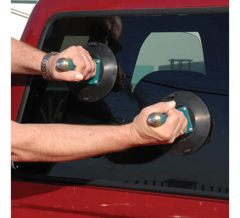 6 Inch Vertical Handle Vacuum Cup With All Metal Pump For Windshields And Curved Auto Glass Red Line Vacuum Indicator in use on vehicle