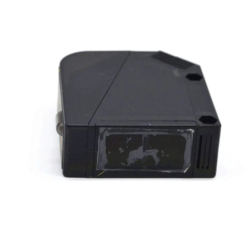 Side view of BX700-DFR Diffuse Reflective Photoelectric Sensor Pro Grade, 700mm Sensing Range, Infrared 940 Nm, AC/DC 24-240V.