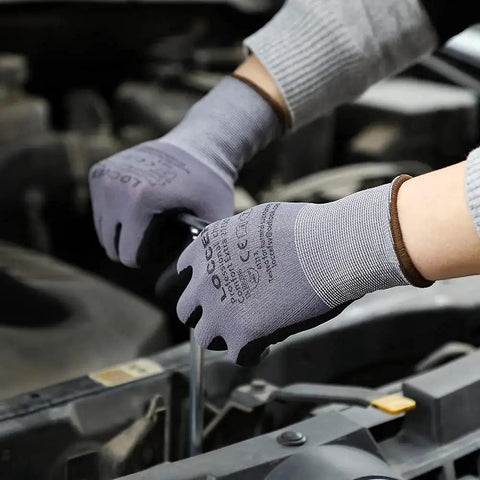 MicroFoam Nitrile Coated Work Gloves 12 Pairs Size M Seamless Knit Nylon Grip used in automotive repairs