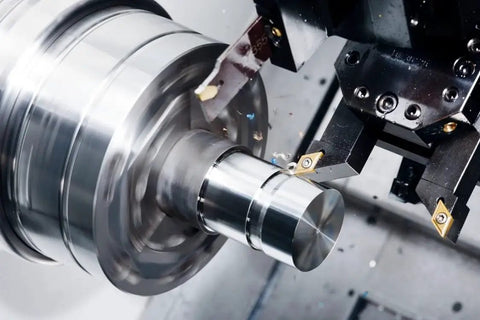 Indexable Lathe Turning Tool Kit With Twenty One Piece Pro Grade Set Featuring Three Eighths Inch And Ten Millimeter Shanks in use for threading.