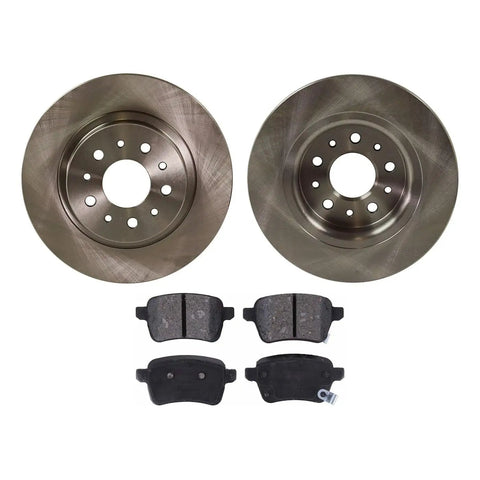 Front view: rear brake rotors and pads kit with 2 rotors and 4 pads for Fiat 500L (2014–2020)