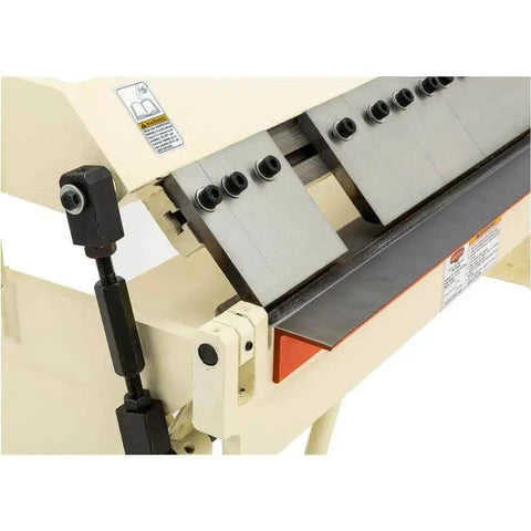 24 Inch Box And Pan Brake For Sheet Metal, Heavy Duty 20 Gauge Capacity, close-up of adjustable box fingers and bed