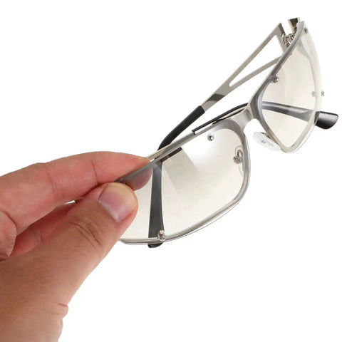 Close-up of Metal Frame Retro Hollow Sunglasses For Women, Silver Frame Outdoor Eyewear Dope For Beach Parties And Workouts