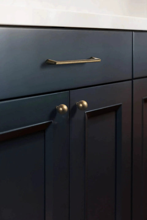 Antique Brass Cabinet Pulls 5 Inch Hole Centers 128mm Zinc Alloy Handles For Dresser Wardrobe Cupboard Retro Style installed on cabinet drawer