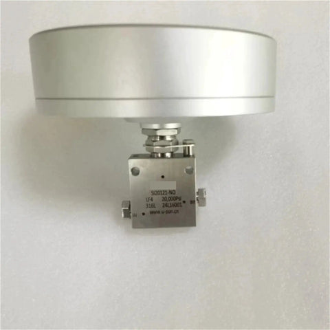 Ultra High Pressure Needle Valve SI30141 NO For 30000 Psi Systems, stainless steel construction, side view