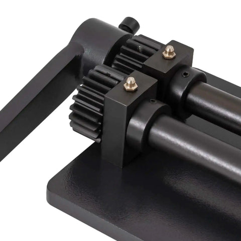 Close-up of gear mechanism on Bead Roller For Sheet Metal Fabrication With Rotary Beading Tool And 6 Dies 18 Inch Throat 1.2mm 18 Gauge Capacity