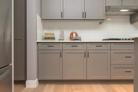 Modern kitchen with 30 Pack Solid 5 Inch Square Cabinet Handles Matte Black Pulls For Kitchen Cabinets And Drawers Center To Center 5 Inch Installation.