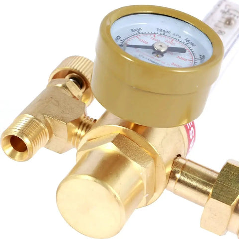 Close-up of MIG TIG Gas Flow Meter For Argon CO2 Helium Nitrogen Welding 0 To 4000 PSI Gauge With 10 To 60 CFH Adjustable Copper Flowmeter