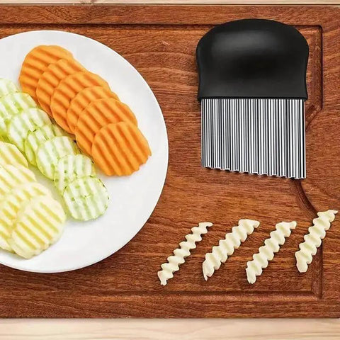 Crinkle Cutter Knife, Upgraded Stainless Steel Crinkle Knife For Safe Kitchen Use with sliced vegetables and crinkle-cut fries.