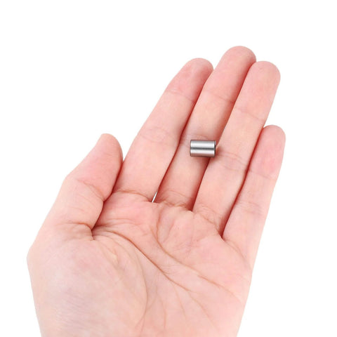 Small LM3UU Linear Bearing held in hand, 3mm Bore 7mm OD 10mm Length Dual Rubber Sealed Ball Bearings For CNC Machines And 3D Printers
