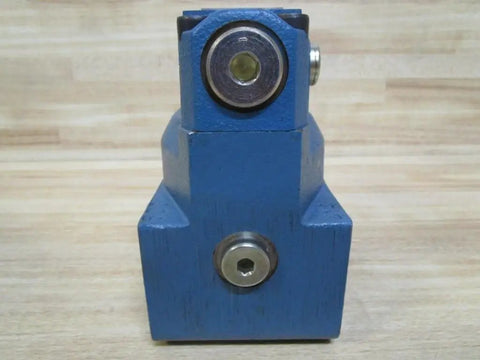 Directional control DB15G252/350 single unit 00730196 high-pressure spool for industrial hydraulic systems, front view
