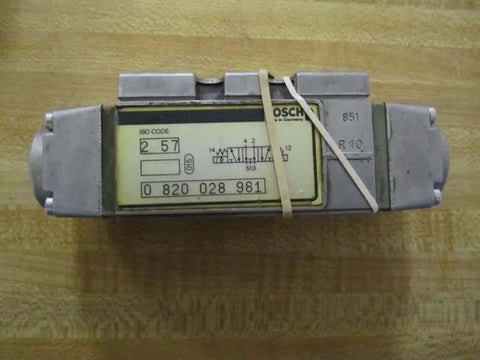 Hydraulic control valve pack 6-piece repair set for parts or refurbishment showing OEM spool assembly, part number 0 820 028 981.