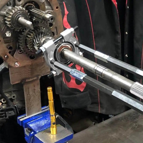 Heavy Duty Bearing Puller With One Half Inch To Four And Five Eighths Inch Jaw For Gear Pinion Wheel Hub And Bearing Separator Chrome Plated Steel Splitter Tool installed on gears