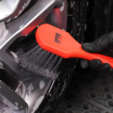 Ergonomic Wheel And Tire Detailing Kit With Easy Reach Rim Brush 5 Detailing Brushes And Microfiber Cloth Short Handle Cleaning Tools
