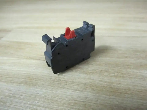 800F-Q01 Contact Block With Plastic Housing Spring Clamp Terminals 1NC Contact 22 5 Millimeter Mount Industrial Control Component