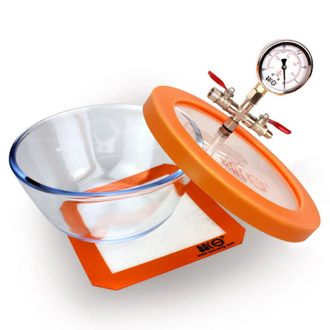 BACOENG 2.8 quart vacuum chamber kit featuring Pyrex glass bowl, orange silicone seal, and pressure gauge