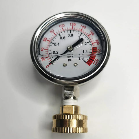 Stainless steel 304 pressure gauge with 2-1/2-inch dial, brass 3/4-inch GHT adapter, 0–220 psi