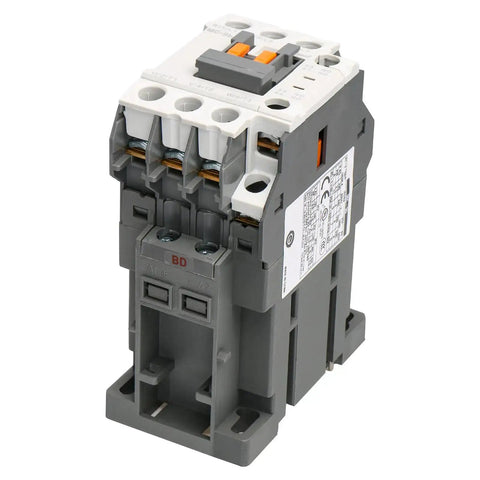 Three Pole Magnetic Contactor With 24V DC Coil 1NO1NC Auxiliary Contact DIN Rail Mount UL Certified 9A AC3