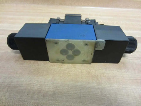 Directional hydraulic control valve 4WE6 D62 OFEW110N9DK25L/62 R978017850 single solenoid valve with 5-pin connector R900021464