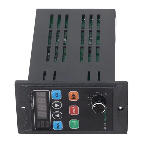 Front view of 90W VFD Inverter For AC Motors 176 To 264V 7A Single To Three Phase Converter With LED Display